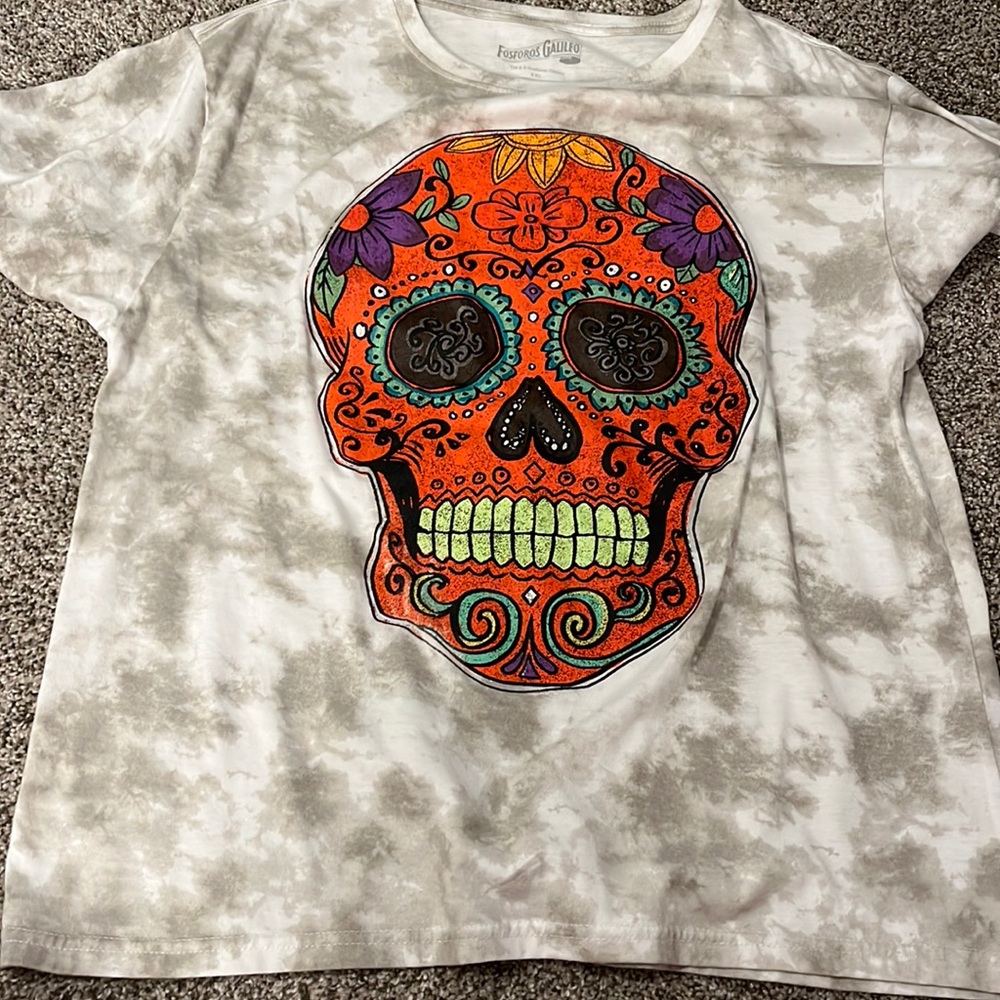 Skull tee